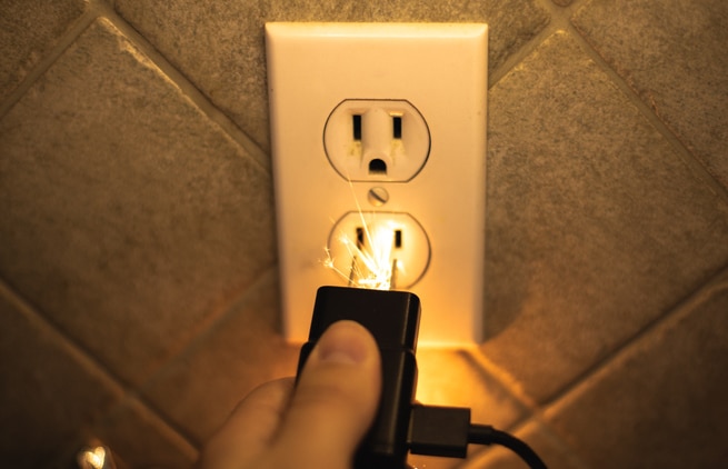 sparking-outlet-electrical-safety